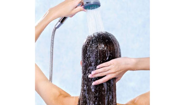 Lavar o cabelo todos os dias faz mal? Existe uma frequência 'ideal'? Veja o que dizem especialistas